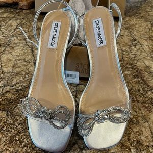Steve Madden Lucinda Silver Sandals Brand New in Box size 8.